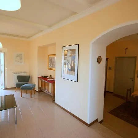 Casa Dei Poeti アパート メイナ